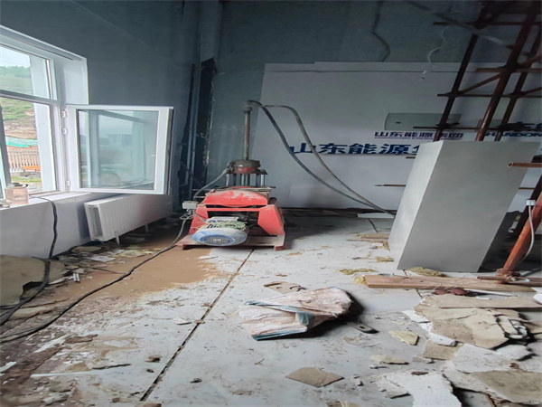 金山屯地基基础下沉墙体裂缝加固注浆顶升施工