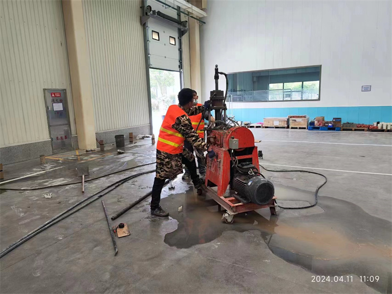 金山屯厂房地面下沉塌陷注浆加固施工